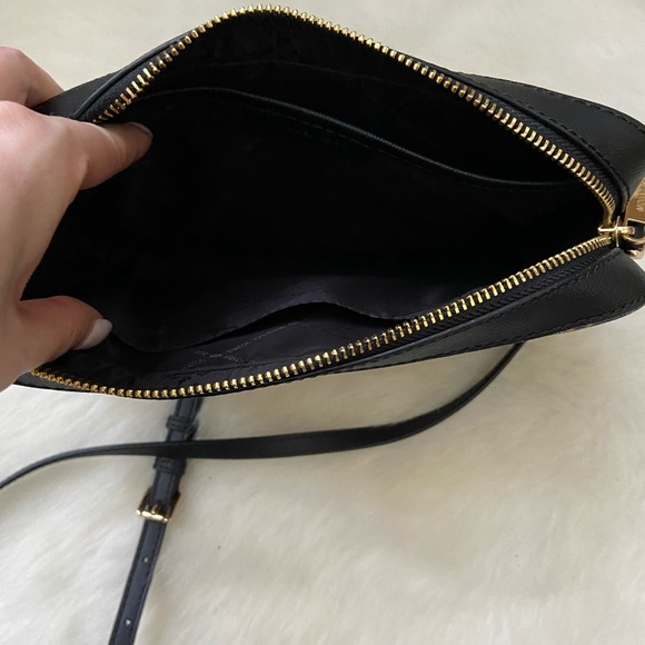 MICHAEL Michael Kors Jet Set Taxi Crossbody Bag - Picture 7 of 13